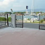بيت للعطل La Perla Del Magra Holidays House *