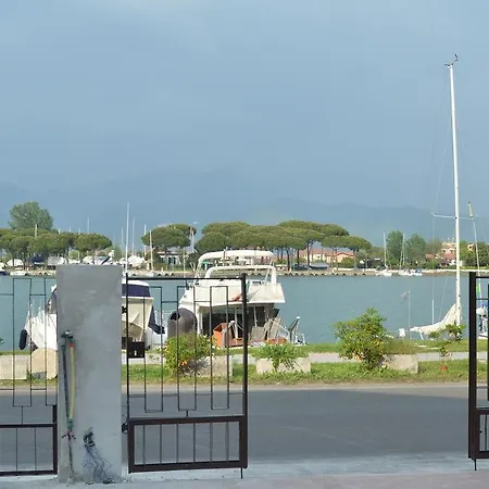 La Perla Del Magra Holidays House Holiday home
