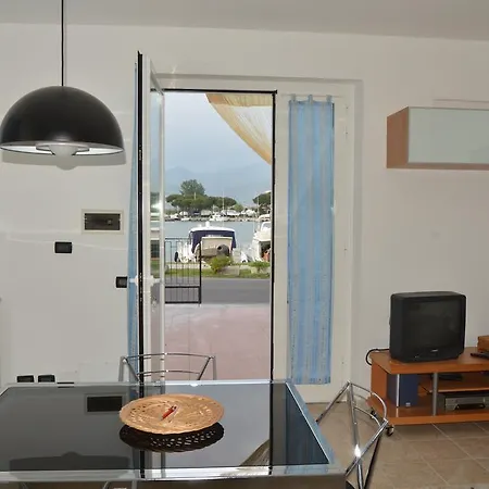 La Perla Del Magra Holidays House Holiday home